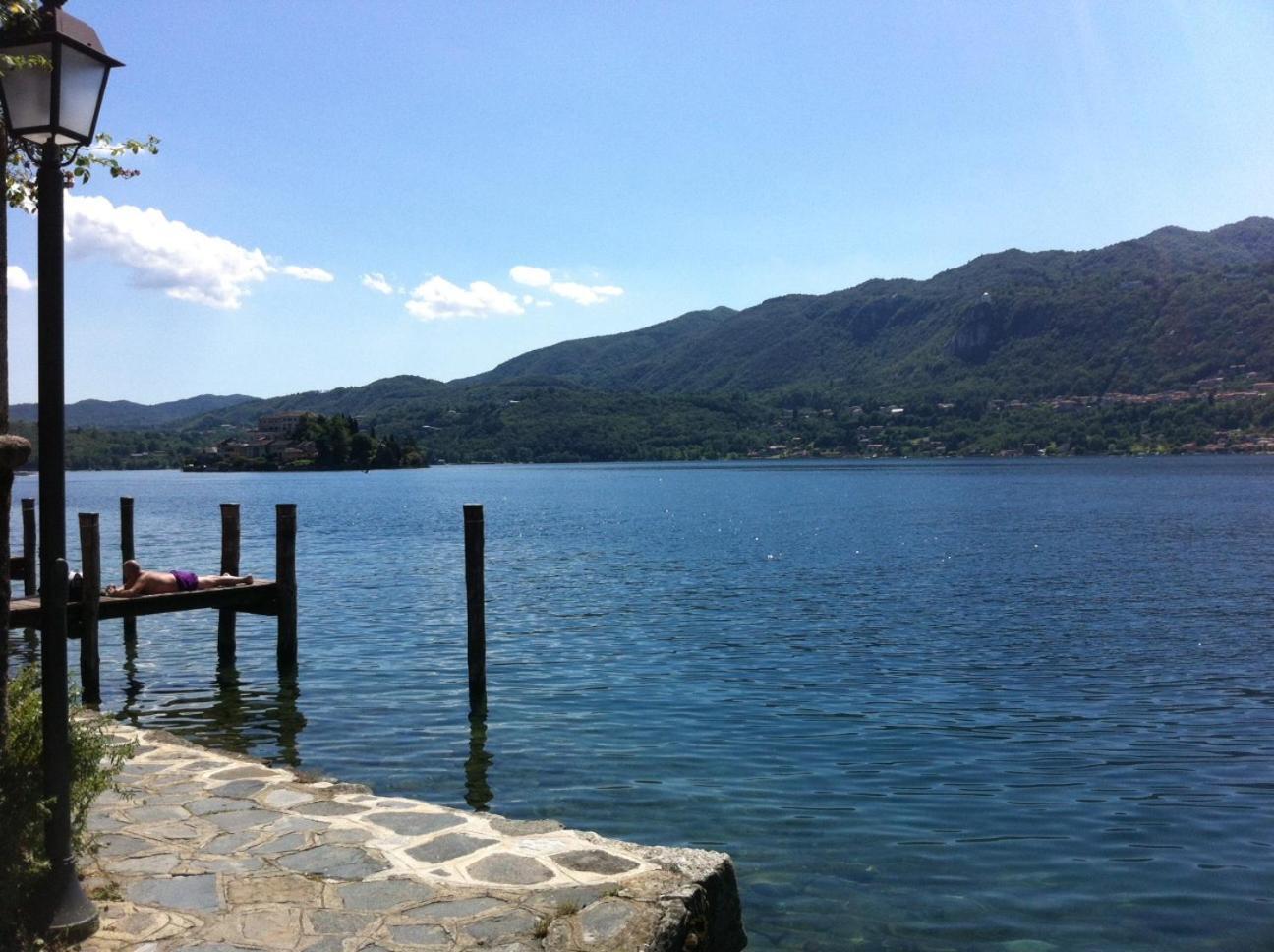 -Ortaflats- Appartamento L'Angolo Orta San Giulio Esterno foto